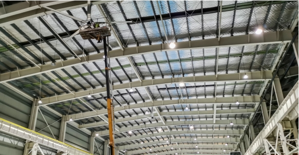 大型工業(yè)風(fēng)扇—引領(lǐng)工業(yè)通風(fēng)革新打造舒適高效的工廠環(huán)境